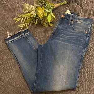 NWT 9" Mid-Rise Skinny York Wash Rip & Repair Ed.